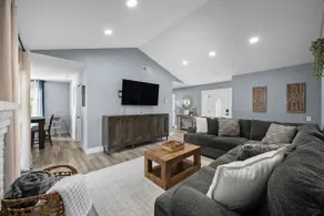 Spacious Family Retreat + Game Room Sleeps 12 - Image 5