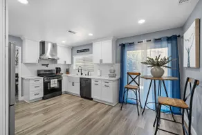 Spacious Family Retreat + Game Room Sleeps 12 - Image 2