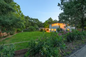 Moonlit Manor-walk to Steelhead Beach + the market - Image 4