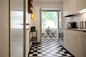 Heart of Basel: 2BR Cozy Apartment - Image 5