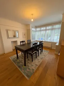 Four bed house in Aldershot - Image 4