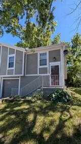 Stylish Duplex w/ Garage | 15 Min to Downtown KC - Image 5