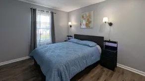Stylish Duplex w/ Garage | 15 Min to Downtown KC - Image 4