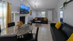 Stylish Duplex w/ Garage | 15 Min to Downtown KC - Image 3