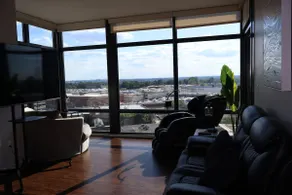 2BR • Pool • Metro •Skyline Views - Image 2