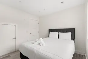 Sleek Coach House with Designer Kitchen - Sleeps 7 - Image 3