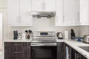 Sleek Coach House with Designer Kitchen - Sleeps 7 - Image 4