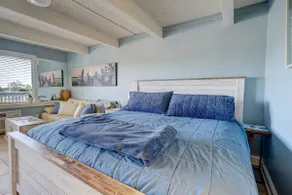 Beautiful Waterway View w/parking *No service fee! - Image 2