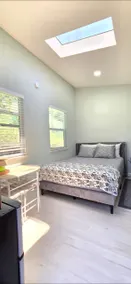 Comfy Guesthouse/Modern Sky Shower/Private Entry - Image 2