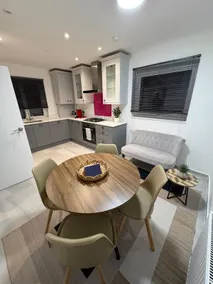 Modern 3 bedroom Apartment, Sleep 5 - Image 2