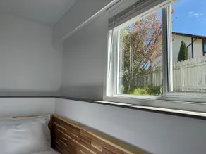 Rosegate Guest House: 3BR Victoria Garden Getaway - Image 4