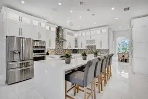 Spacious 8BR retreat w/ pool & game room - Image 5