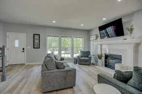 Olathe LUX Remodel | 5BR, 3.5BA | Sleeps 10 - Image 2