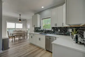 Olathe LUX Remodel | 5BR, 3.5BA | Sleeps 10 - Image 4