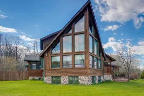 Family + Group Friendly Modern Log Cabin Home - Image 2