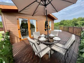 Chestnut Lodge With Hot Tub - Image 4