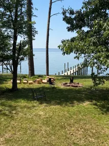 Waterfront oasis. - Image 3