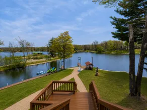 Lake Ogemaw Fall Escape | Fire Pit•Movie Room - Image 2