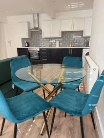 Luxury 2- BDR suite in West Midlands - sleeps 6 - Image 2