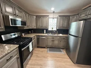 West Main Manor *Minutes to shopping, dining, OU - Image 2