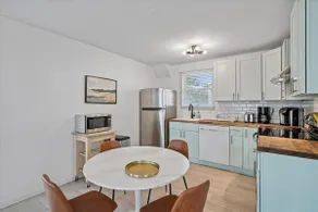 Oceanblock & Downtown Bethany - 2 bed / 1 bathroom with Private Sun Porch - Image 4