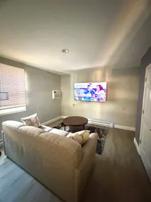Modern Private Suite w/Free Breakfast&Free Parking - Image 5