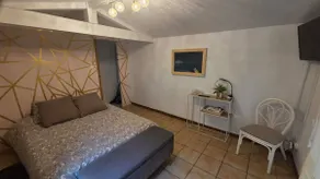 The Puits Gîte - Romantic getaway with pool - Image 3