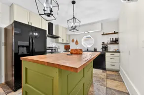 Honey Haus | Modern Marlinton Retreat | Downtown - Image 4