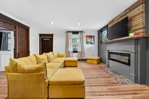 Honey Haus | Modern Marlinton Retreat | Downtown - Image 2