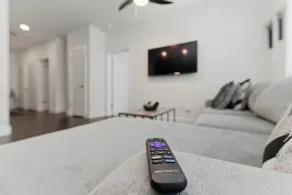 Luxury Modern City Escape | 5 Mins To Downtown - Image 4