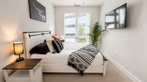 Luxury Modern City Escape | 5 Mins To Downtown - Image 2