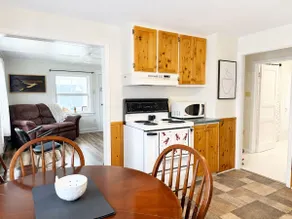 Gus & Nellie's Place - Image 3