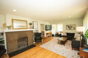 Honey Haven 1 Mile from Drake/Downtown Sleeps 15 - Image 2