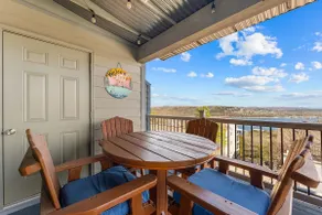 Rustic-Luxe Lakeview Condo near Silver Dollar City - Image 3