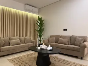 1br Near Airport & Train | 65” TV & Free Wi-Fi - Image 3