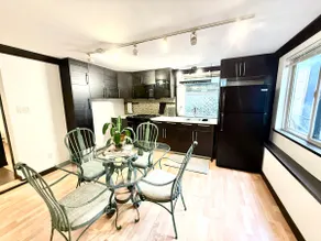 Private bright Garden Suite with separate entrance - Image 3
