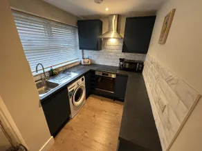 Premium Horsham Flat Near Station - Image 3