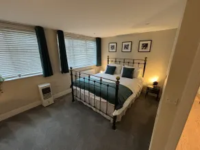 Premium Horsham Flat Near Station - Image 5