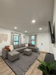Cozy Townhome With King Beds Near Defiance College - Image 2