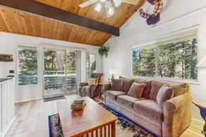 Lovely 2BR Mountainview | Fireplace | Balcony |BBQ - Image 4