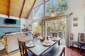 2BR + Loft Dog-OK, fireplace, foosball deck & bbq - Image 4