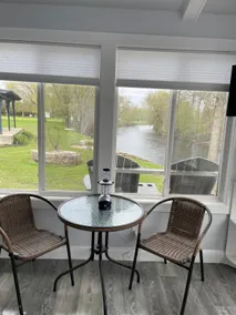 Bungalow Bliss on the River - Image 2