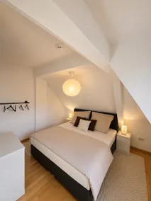 Stylish apartment with fantastic castle views - Image 3