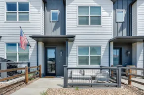 Sleek, Modern Denver Area Gem in Planned Community - Image 5