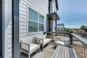 Sleek, Modern Denver Area Gem in Planned Community - Image 4