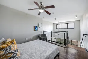 Historic 3 bedroom loft in Central Dtown Ft Worth! - Image 5
