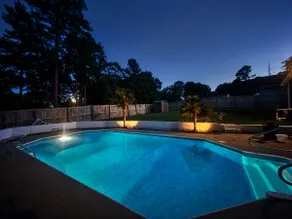 The Pool House - Image 5