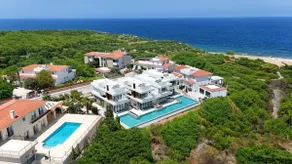 Luxury Villa with Infinity Pool & Sea View - Image 3