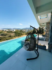 Luxury Villa with Infinity Pool & Sea View - Image 4