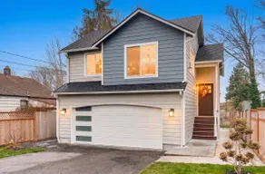 Bright 3BR/2BA Retreat Near UW & Northgate Station - Image 5